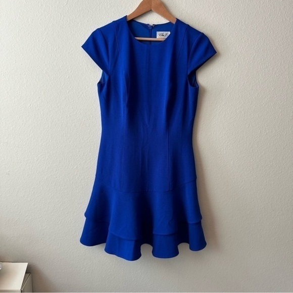 Eliza J Dresses & Skirts - Eliza J Cole Blue Stretch Slimming Crepe Ruffle
Tiered Hem Sheath Dress - Size 6